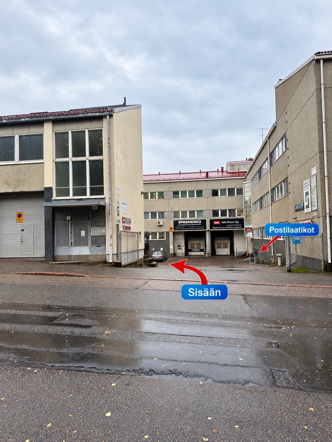 Entrance to the workshop yard from Haukilahdenkatu